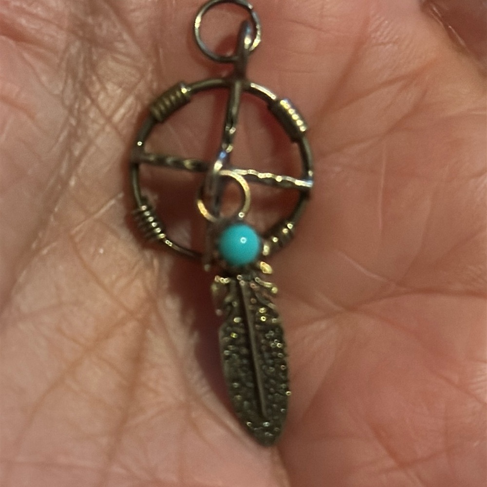 Native feather circle design neclace in 925 sterling